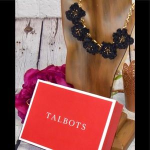 Gorgeous Talbots Floral Statement Necklace🎀